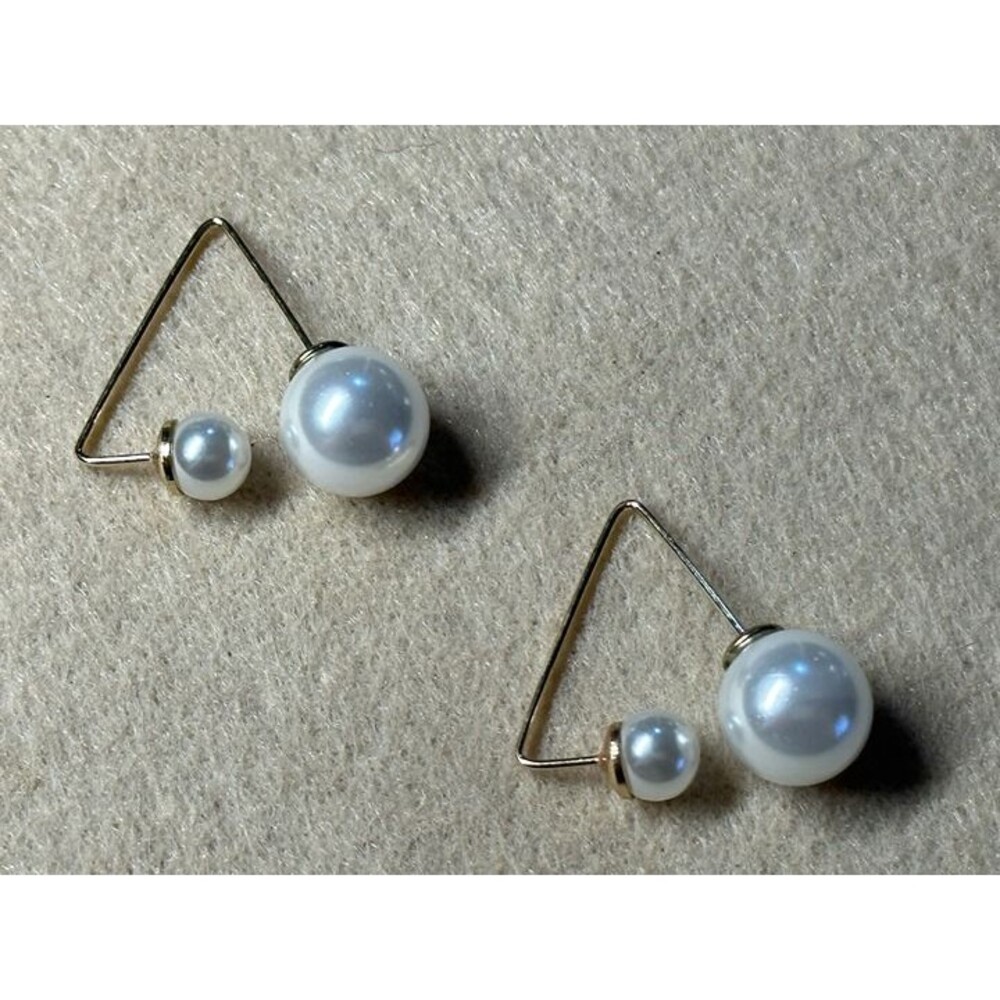 gold tone triangle wire double pearl drop earrings modern minimalist nwt new